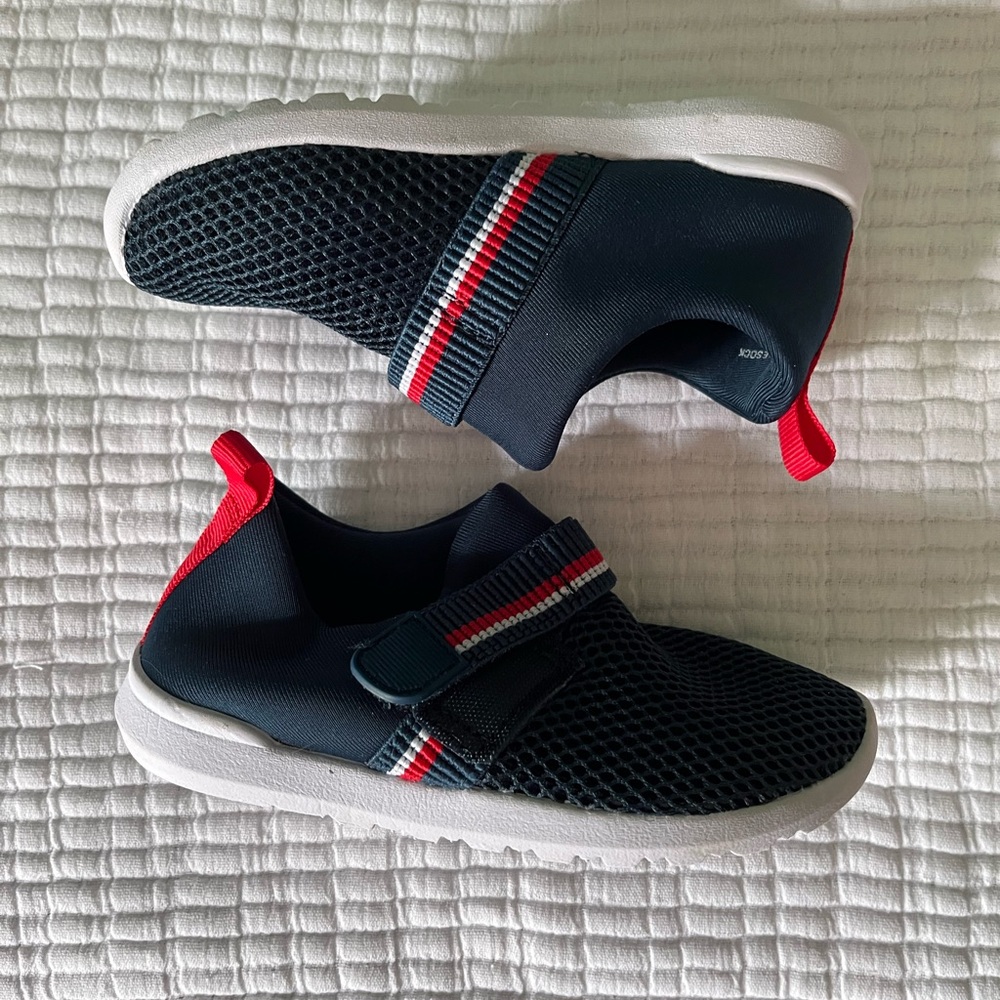 Cat & Jack Toddler Austen Slip-On Water Shoes
